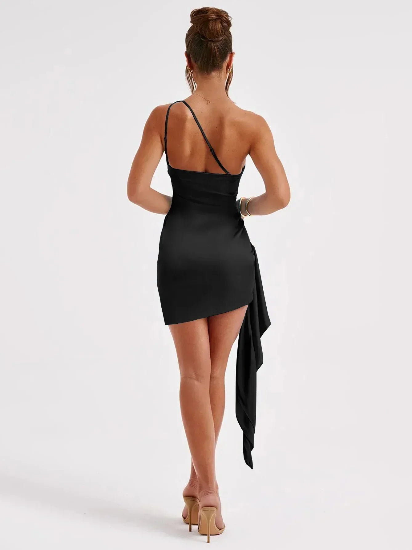 Alisha שמלת סאטן מיני כתף אחת
